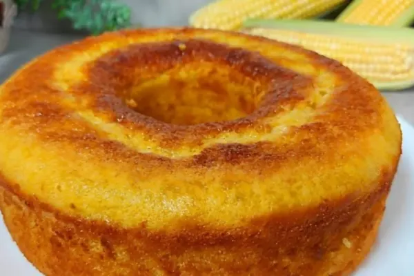 Seu Bolo de milho sempre sola? Descubra o ingrediente secreto que resolve isso na hora!