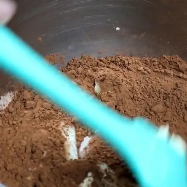 O erro que todo mundo comete ao fazer Brigadeiro de panela e como evitar (Fica perfeito!)