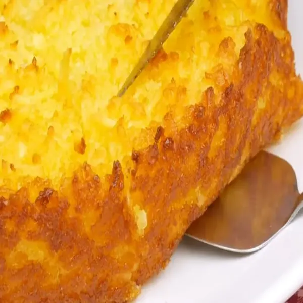 Seu Bolo de mandioca sempre sola? Descubra o ingrediente secreto que resolve isso na hora!