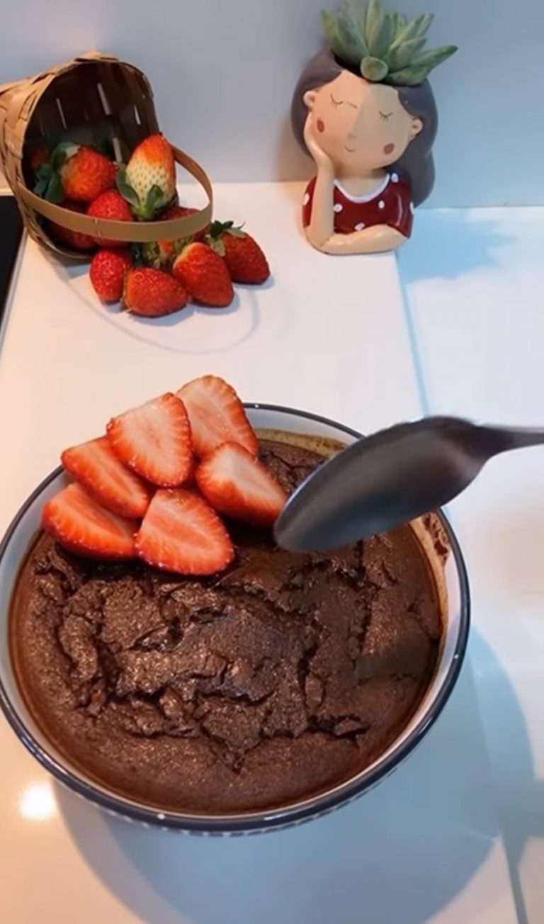 Receita de Bolo de Aveia com Chocolate Cremoso