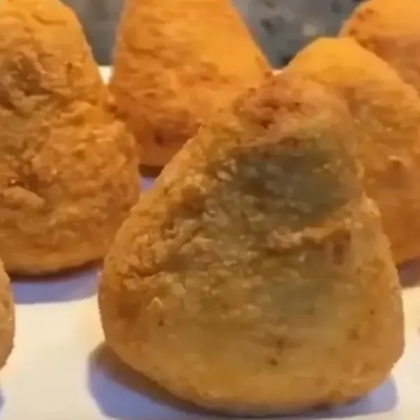 Coxinha fit sem na airfryer: Crocante, saudavel e pronto em poucos minutos