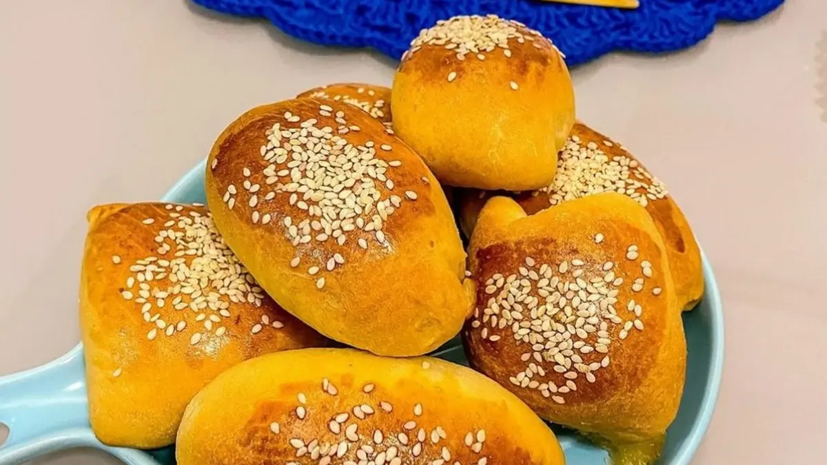 Hambúrguer assado pão para o almoco: Rapido, nutritivo e que agrada todo mundo