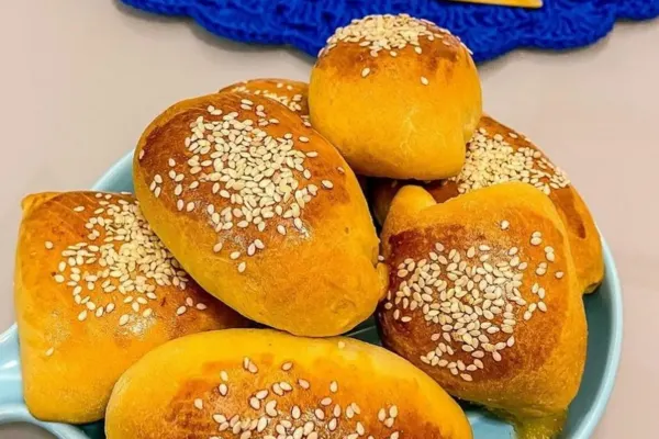 Hambúrguer assado pão para o almoco: Rapido, nutritivo e que agrada todo mundo