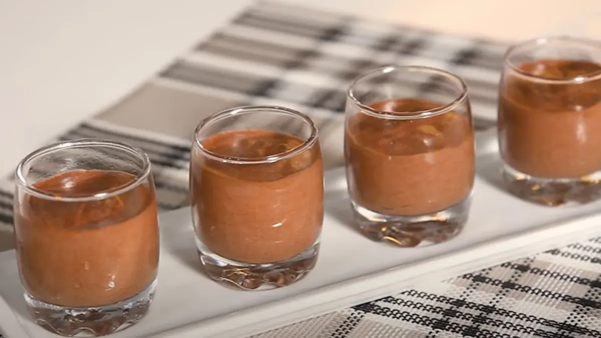 Seu Mousse de chocolate sempre sola? Descubra o ingrediente secreto que resolve isso na hora!