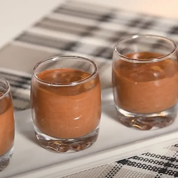 Seu Mousse de chocolate sempre sola? Descubra o ingrediente secreto que resolve isso na hora!