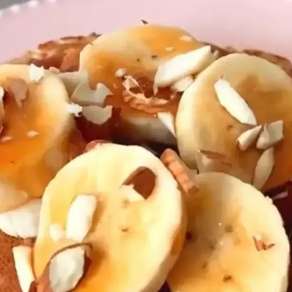 O erro que todo mundo comete ao fazer Panqueca de banana e como evitar (Fica perfeito!)