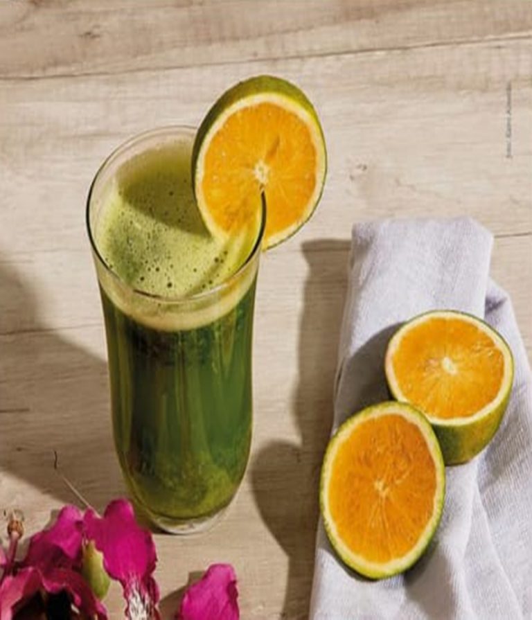 Receita de Suco Detox de Limão, Laranja, Maça e Cenoura