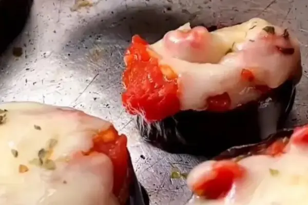 Berinjela ao forno para o almoco: Rapido, nutritivo e que agrada todo mundo