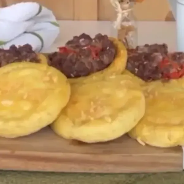 Sobrou frango? Transforme em um Esfiha delicioso que sua familia vai amar