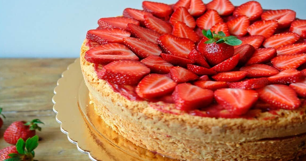 Bolo fit de morango sem açúcar